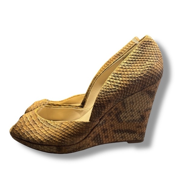 Michael Kors Women’s Gold Leather Faux Snakeskin Wedge Heels Size 8M | 3265 - Picture 2 of 10